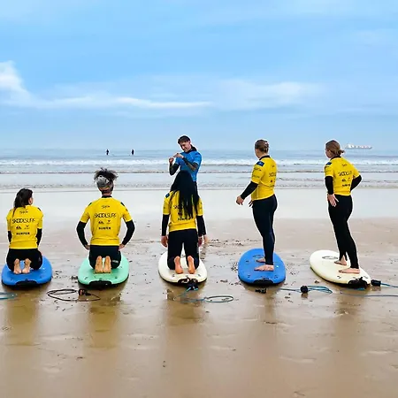 North Surf House 호스텔