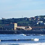 North Surf House אכסניה