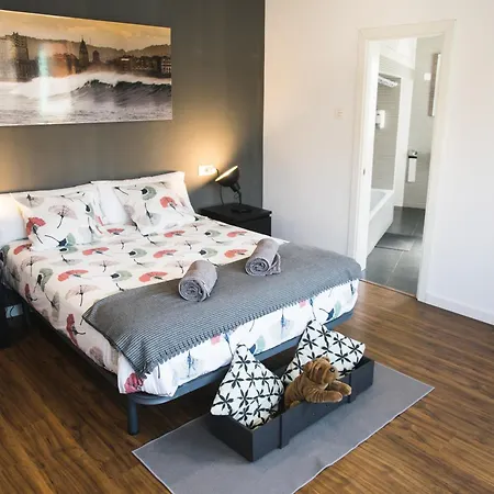 Hostal Surf House *