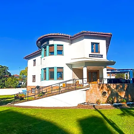 North Surf House Hostal