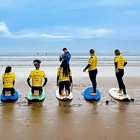 North Surf House Hostal